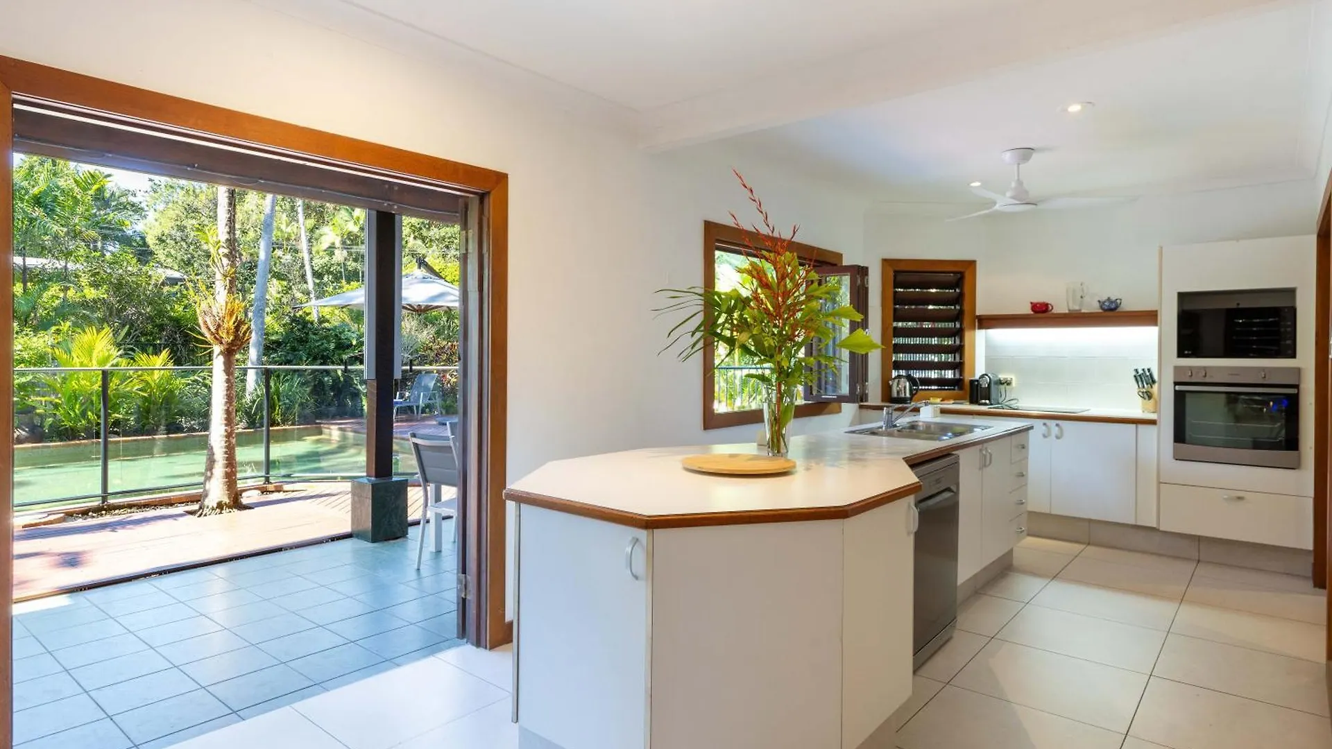 23 Solander Boulevard - Family Home By The Beach Port Douglas 0*,  Australien